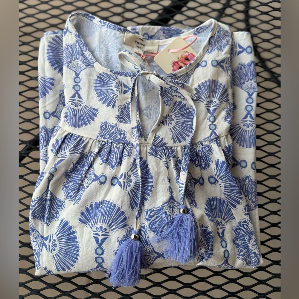 entro NWT The Charmer Blue Floral Blouse Peasant Tunic Size Large - Picture 9 of 13